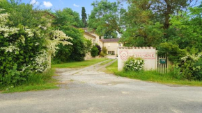 Villa de 4 chambres avec piscine privee jardin clos et wifi a Crastes, Crastes